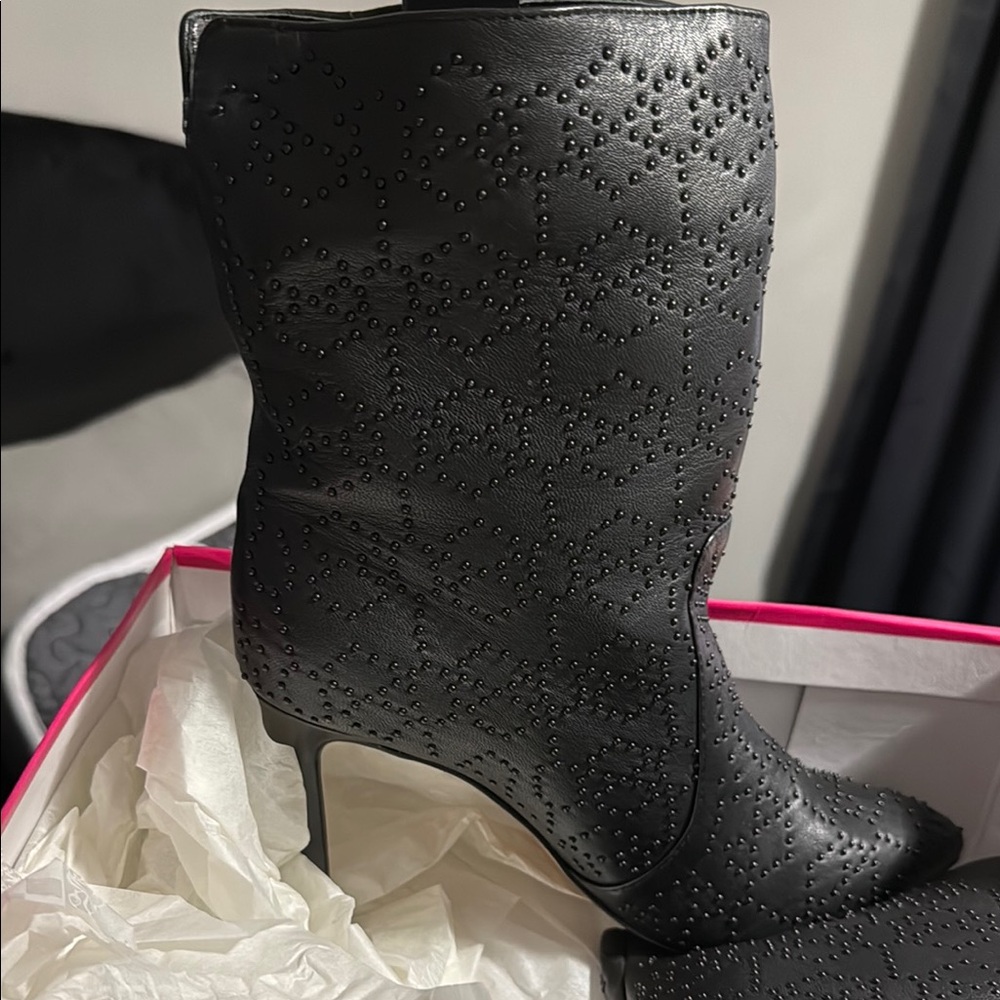Elegant Black Women's Boots